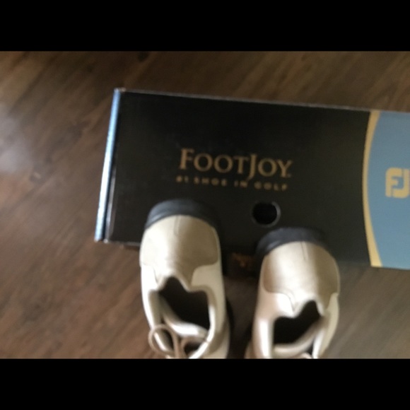 Footjoy women’s Golf shoes - Picture 2 of 3